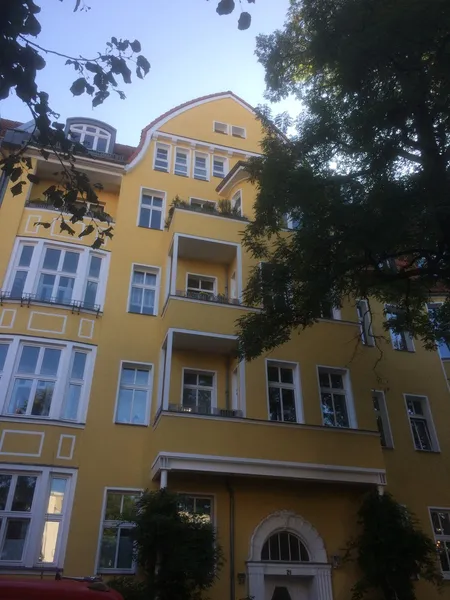 Ruhiges und stilvolles Wohnen in sanierter Jugendstilvilla — photo 1